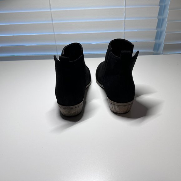 Black suede like booties Size 8 - Picture 6 of 6